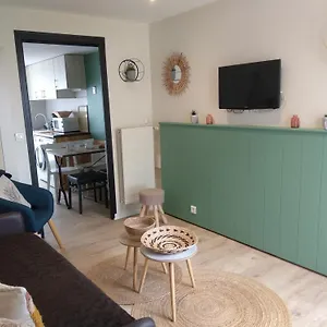  Appartement Charmant logement vue mer avec chambre et terrasse